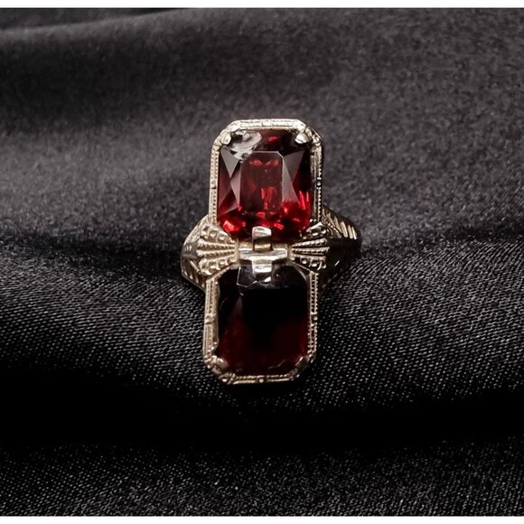 Antique 1910-1930s Garnet 14K White Gold Ring With Intricate Filigree Design